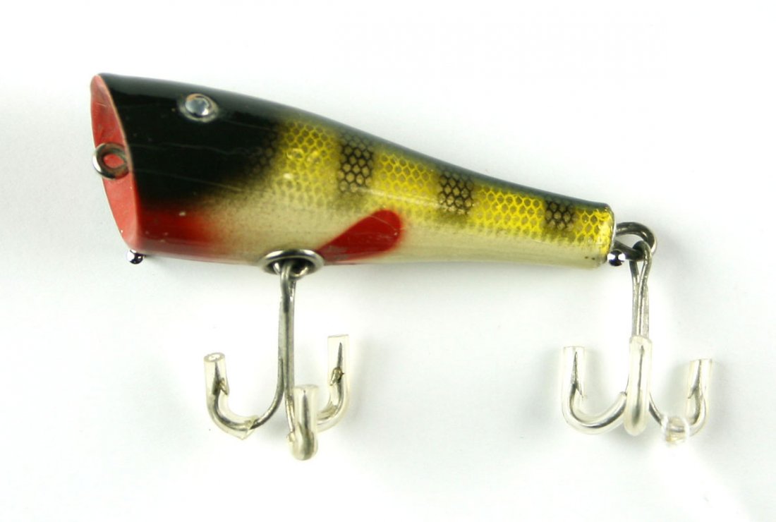 Vintage 3" Wooden Lure: Hand painted example with no makers marks. Fish Pattern.