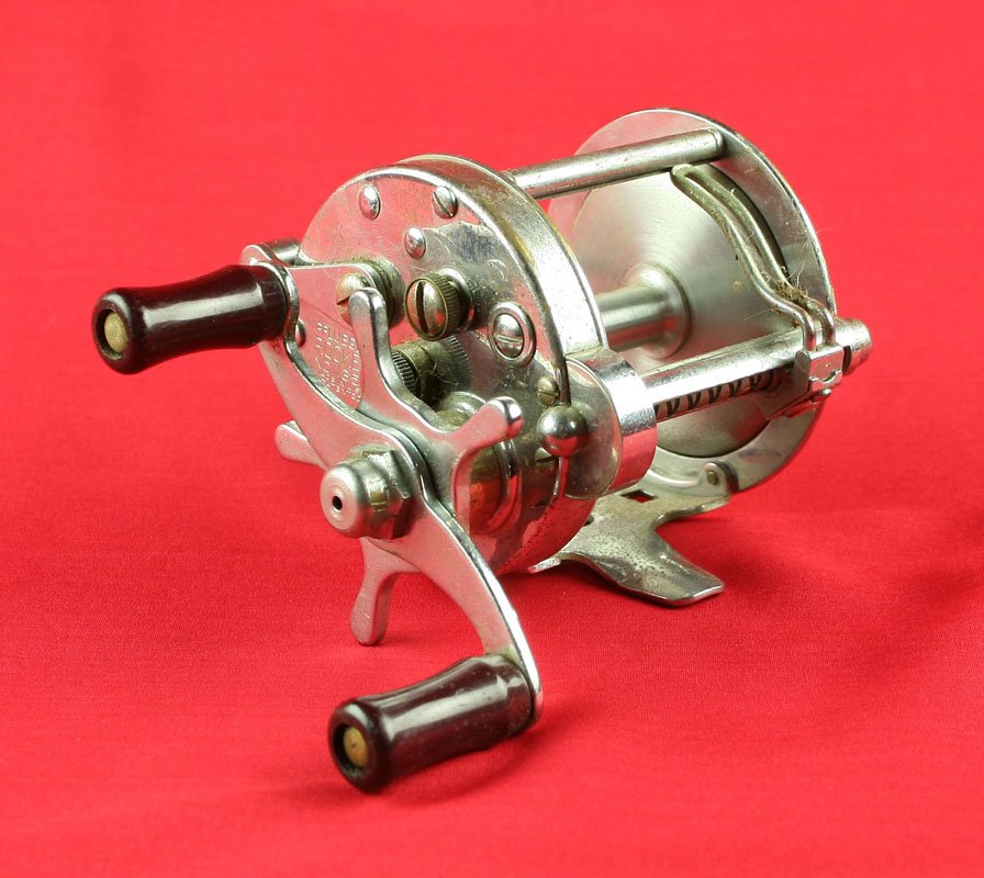 Vintage Pflueger 'Rocket' Levelwind Fishing Reel: No 1355 example with a decent action.