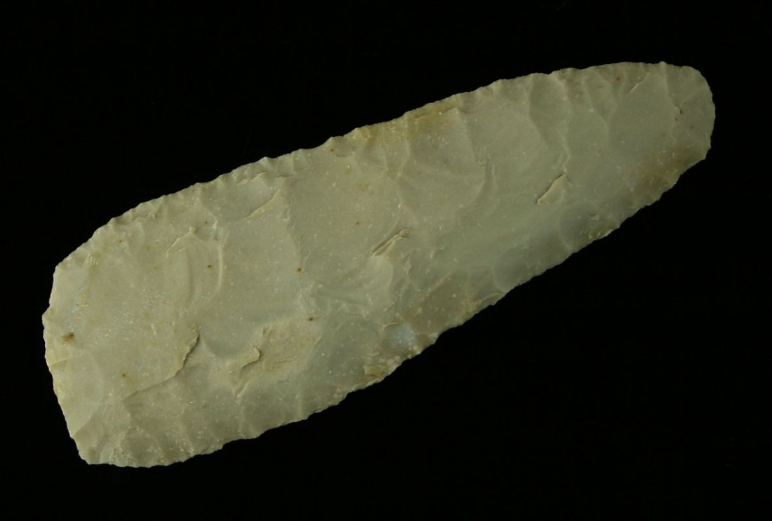 4 7/8" Texas Archaic Knife - Stermer COA: Very thin and well flaked. Edwards Plateau Chert. Found in Central Texas. Stermer COA.