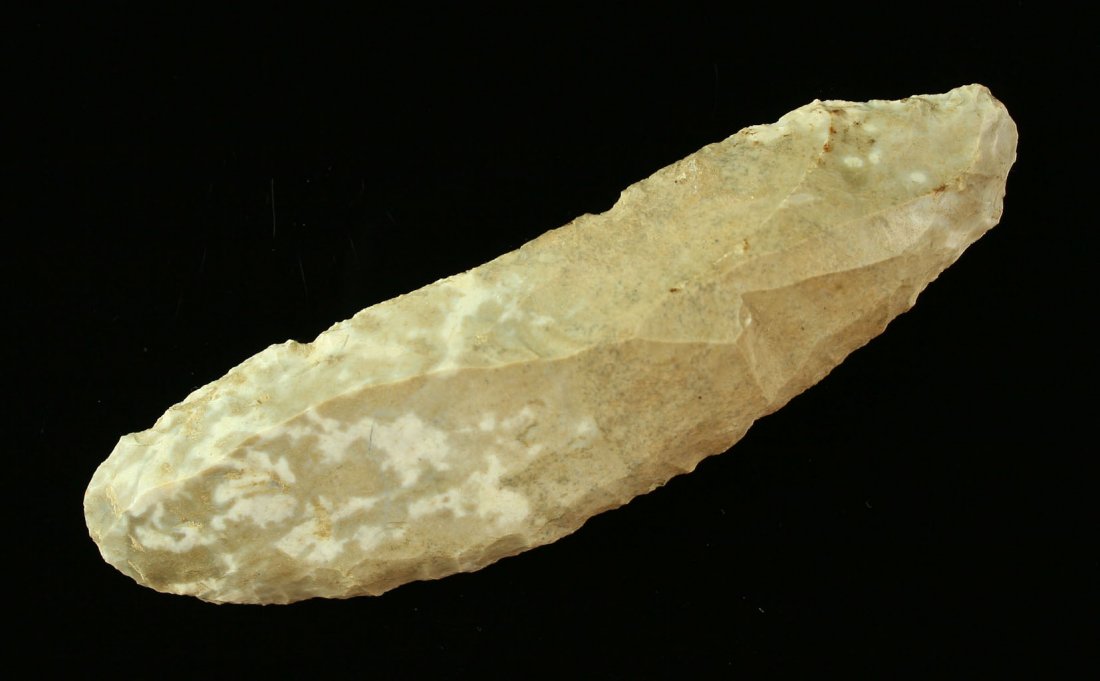 3 15/16" Scraper: Nice bladelike example from the Art Heaton Collection. Fort Payne Chert. Probably KY.