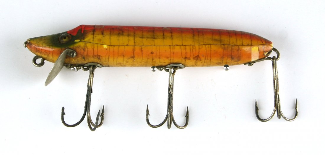 4 1/2" Vintage Heddon Original Vamp: Hot pink and cream with yellowed varnish Wooden Lure. Heddon Dowagiac.