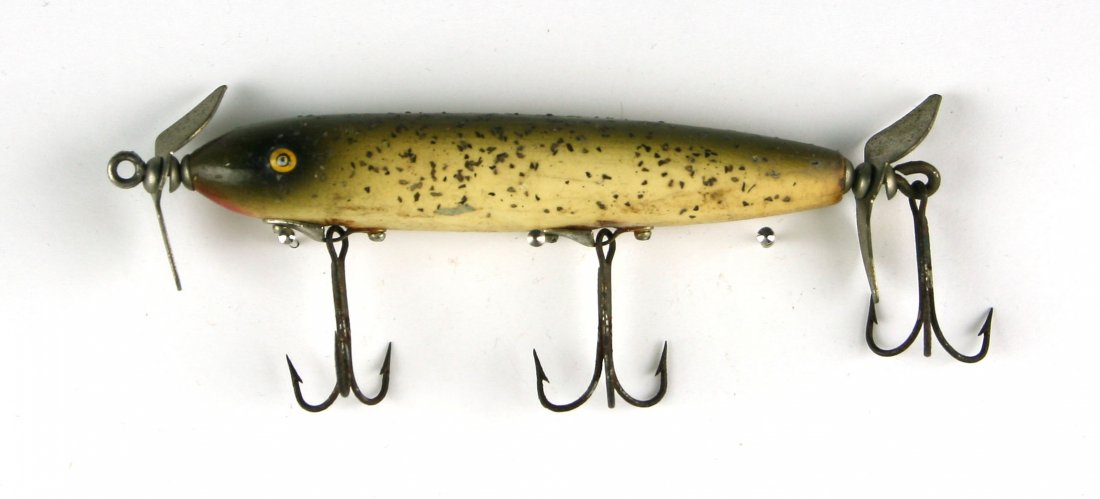 4" Silver Flash Vintage Lure: Wooden example with silver flash glitter on green & cream. No markings.