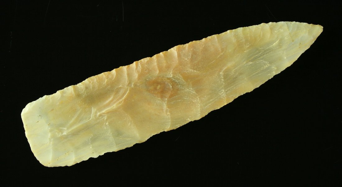 Large 5 1/16" Carter Cave Paleo Knife: Nice SUPER THIN example from Central Kentucky in Carter Cave flint. Bi-facially resharpened with excellent basal polish.