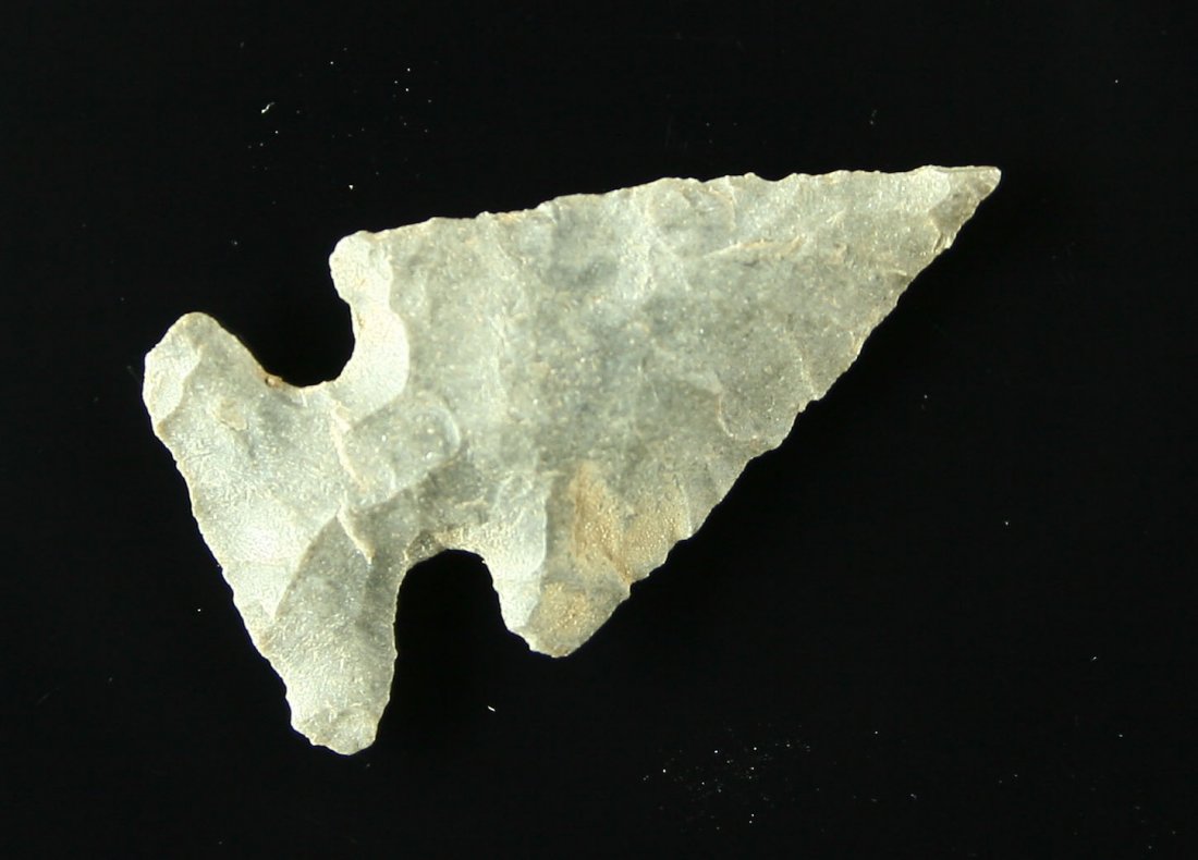 15/16" Spiro Mound Point: Nice small example found at the Spiro mound in Leflore Co., Oklahoma. Ex - Dr. Robert Bell and Karl Englander Collections.