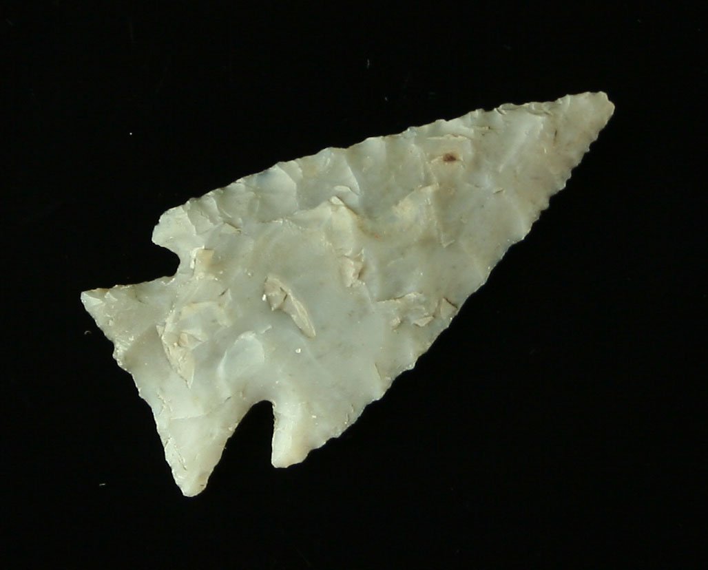 1 1/16" Translucent Texas Scallorn: Fantastic example in high grade totally translucent Edwards Plateau Chert. Super thin. Travis Co., Texas.