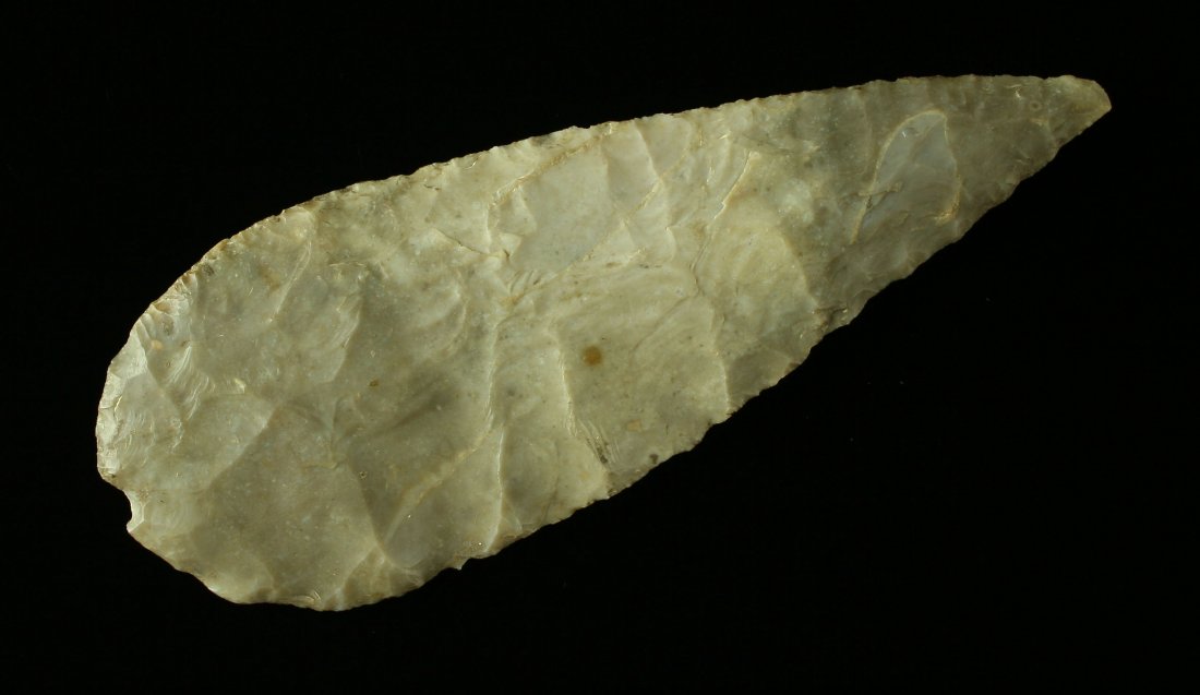 5 1/8" Covington Blade: Excellent example from central Texas. Well patinated example in Edwards Plateau Chert.