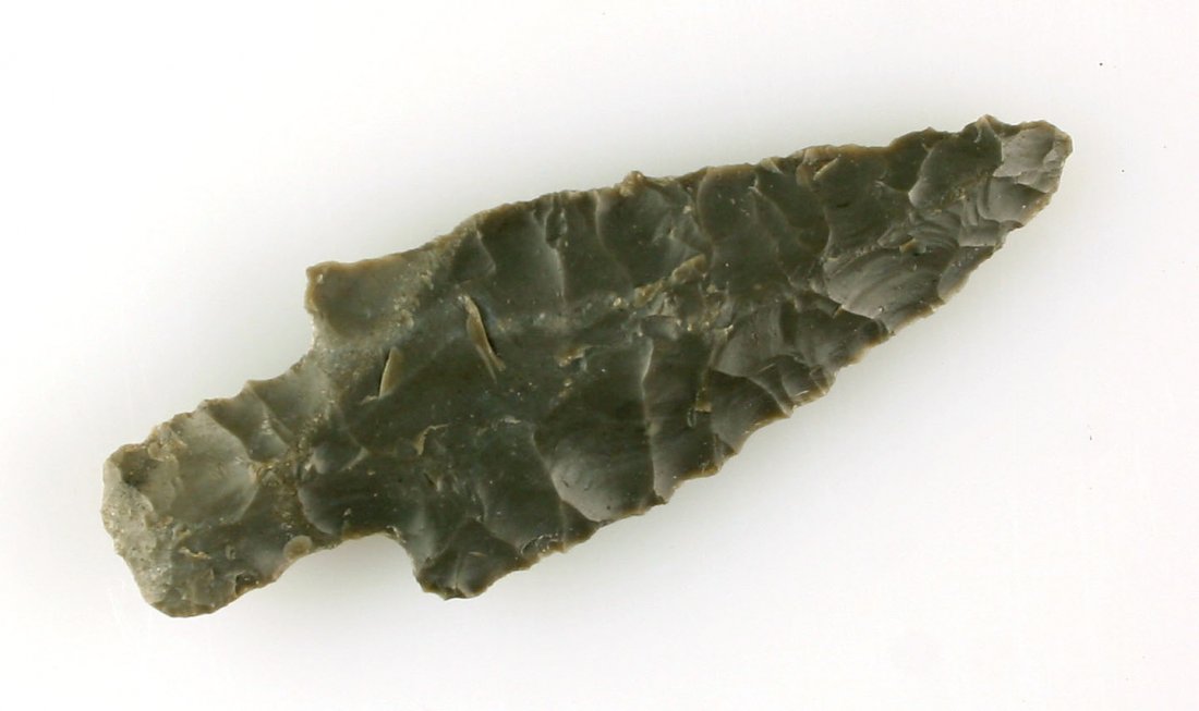 3 1/4" Hornstone Buck Creek: Classic banded 'bulleye' Hornstone from Fayette Co., Kentucky. Ex- John Sears Collection.
