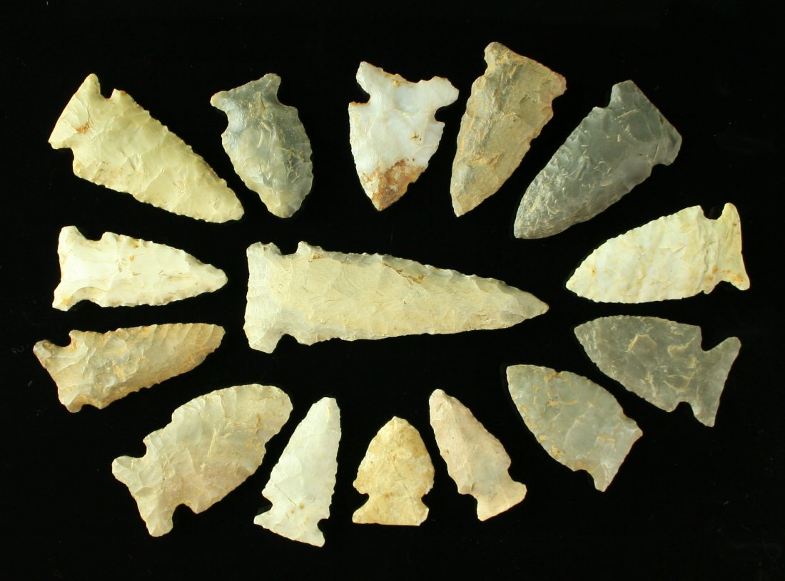 15 Side Notched Points from Kentucky: Biggest is over 3 inches and probably worth $40. by itself!! All really nice. Carter cave, Hornstone, Boyle, etc. Mostly Big Sandy points with a few others. All from central kentucky.