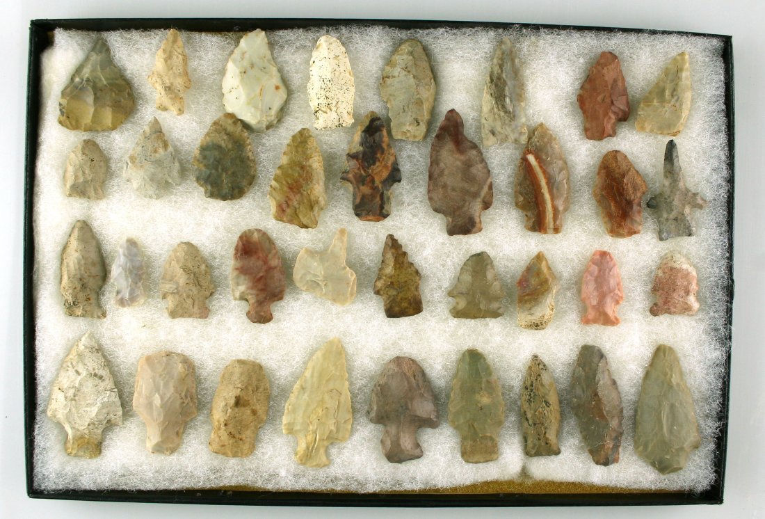 36 Super Kentucky Points with Case: Great selection of points from the Kenneth Broughton Collection all found in Carter Co., Kentucky. Great Buy!