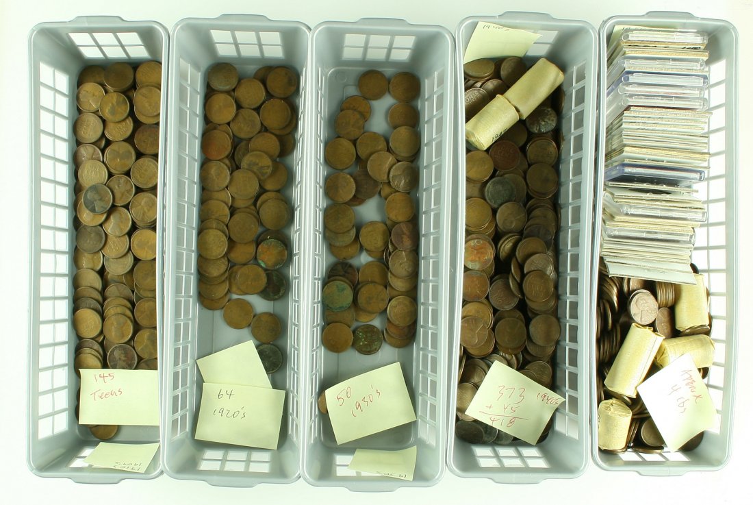 8 3/4 Lbs. of Lincoln Wheat Pennies: (145) up to 1919, (64) in the 20's, (50) in the 30's, (418) in the 40's, 4 pounds in the 50's. See photos.