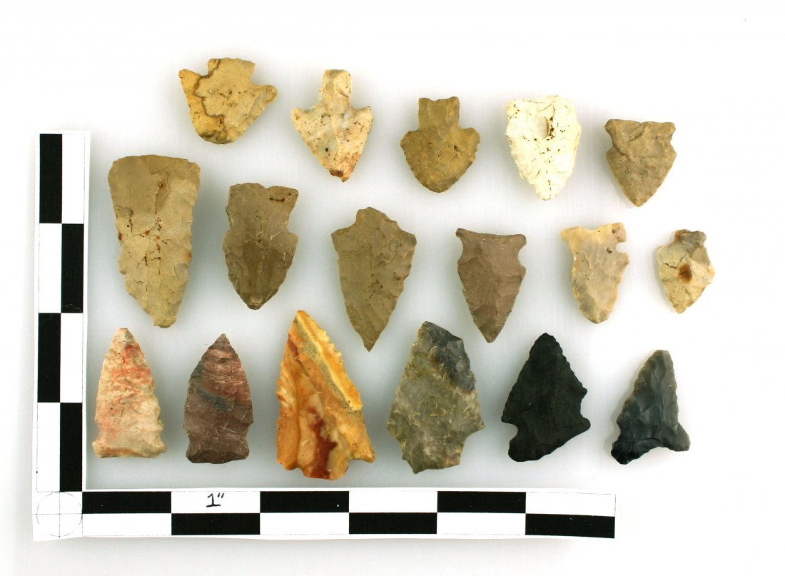 17 Assorted Arrowheads. (1 of 1)