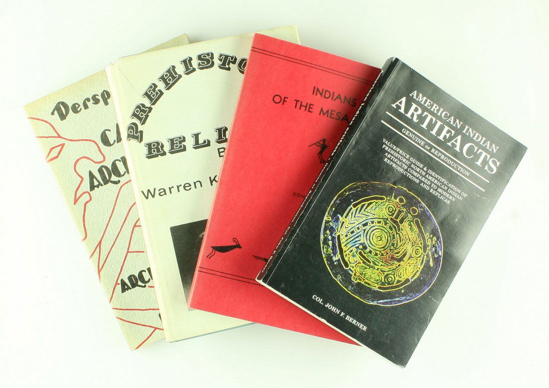 4 nice Artifact Books (1 of 1)