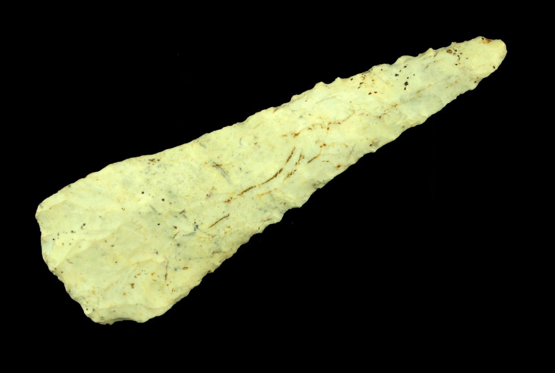 4 1/8" Cobbs Knife: Nice example made from white 'Ledge' Carter cave flint from Carter Co., Kentucky. Ex - Ken Broughton collection.