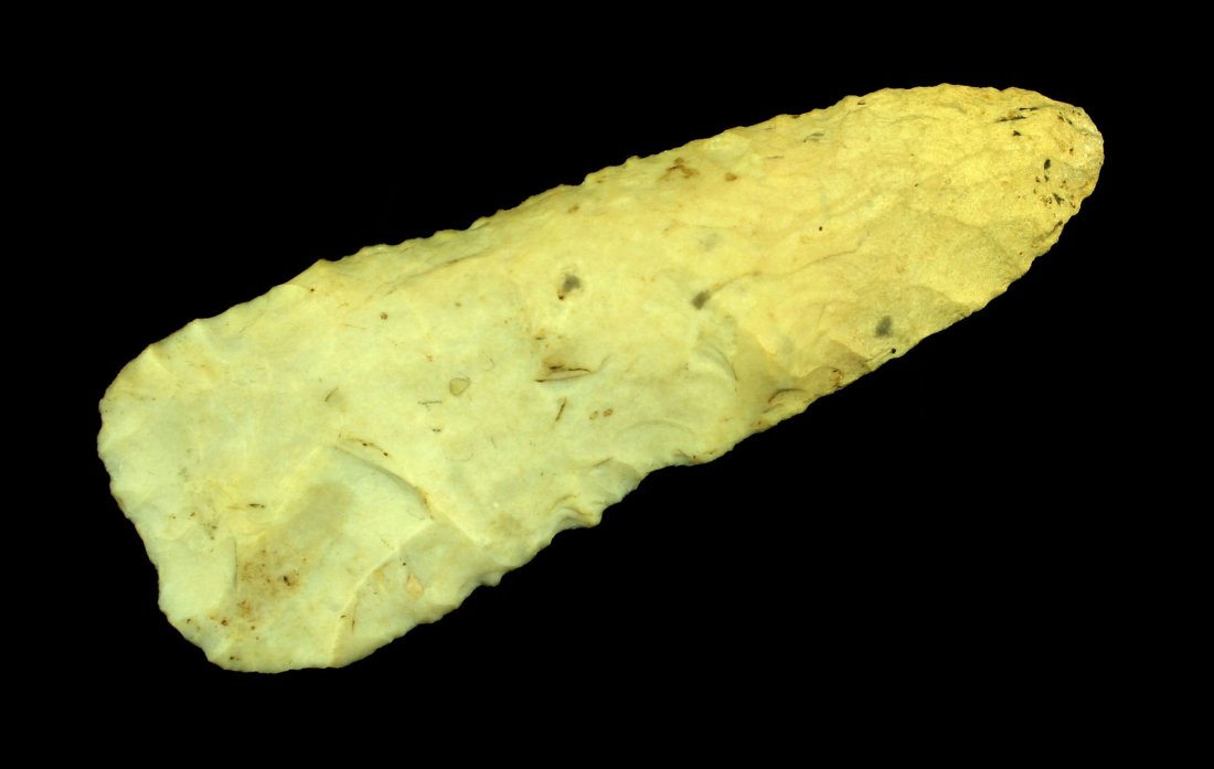 4" Cobbs Knife: Nicely flaked example in white 'Ledge' Carter Cave flint found by Ken Broughton in Carter Co., Kentucky.