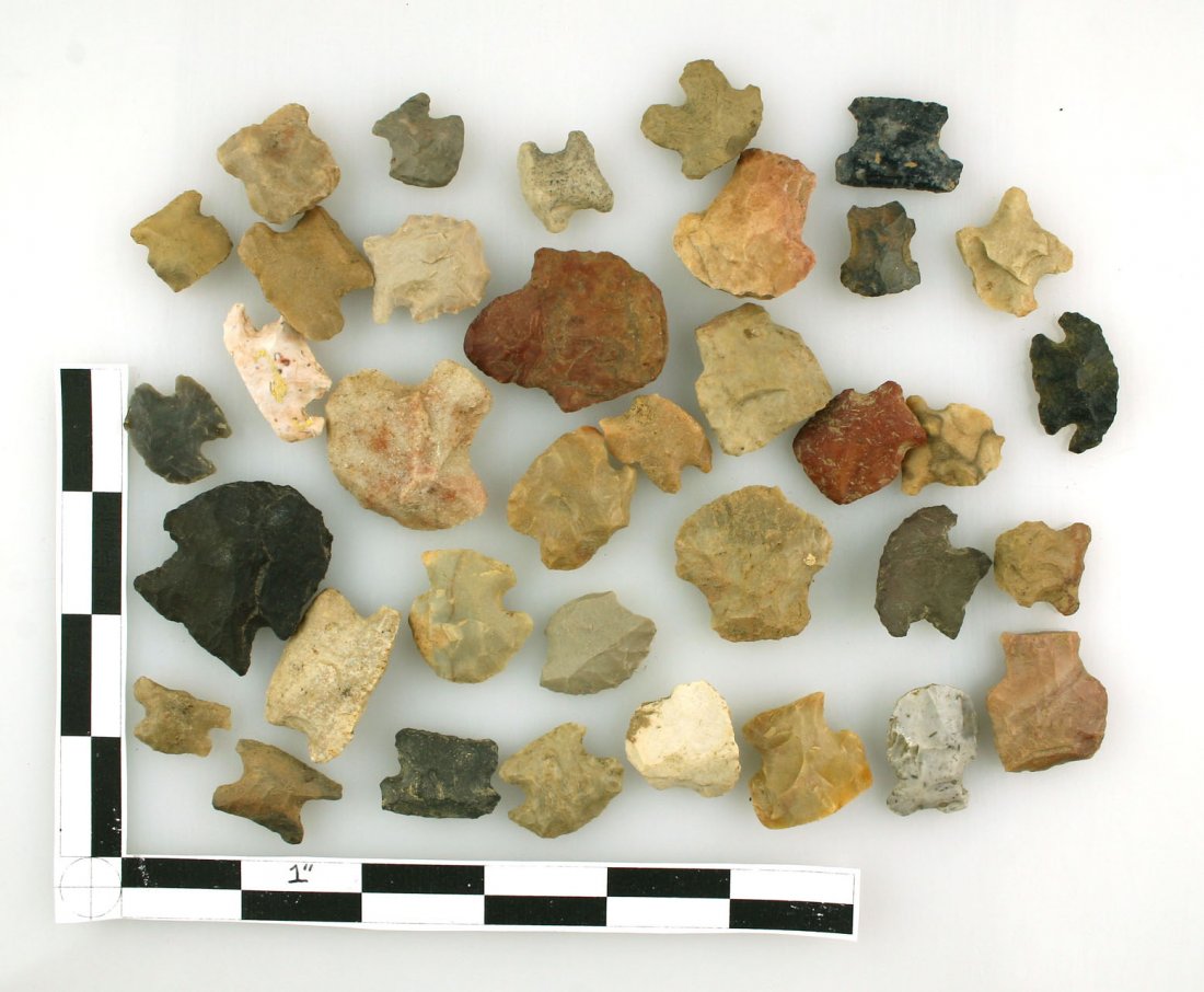 36 Nice Hafted End Scrapers: Multiple Cherts from Carter Co., Kentucky. Ex - Broughton Collection.