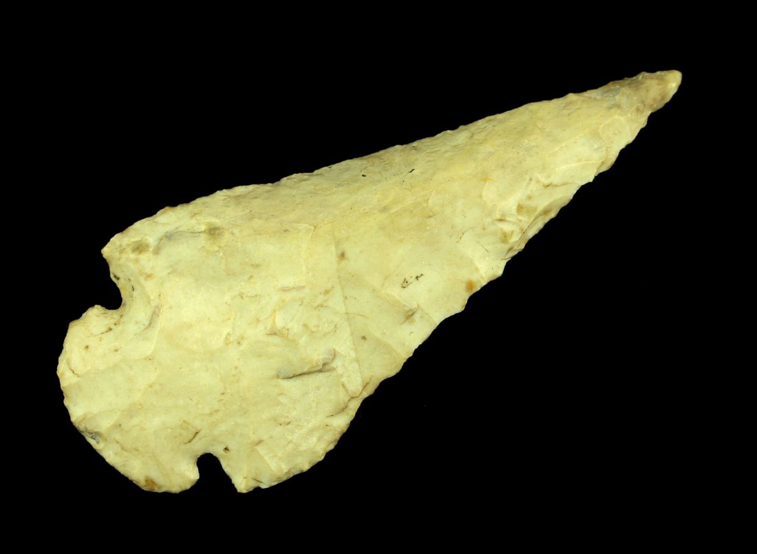 3 3/8" Restored Dovetail: Nice example in cream Carter Cave flint from Carter Co., Kentucky found by Ken Broughton. Small chunk restored in one blade edge.