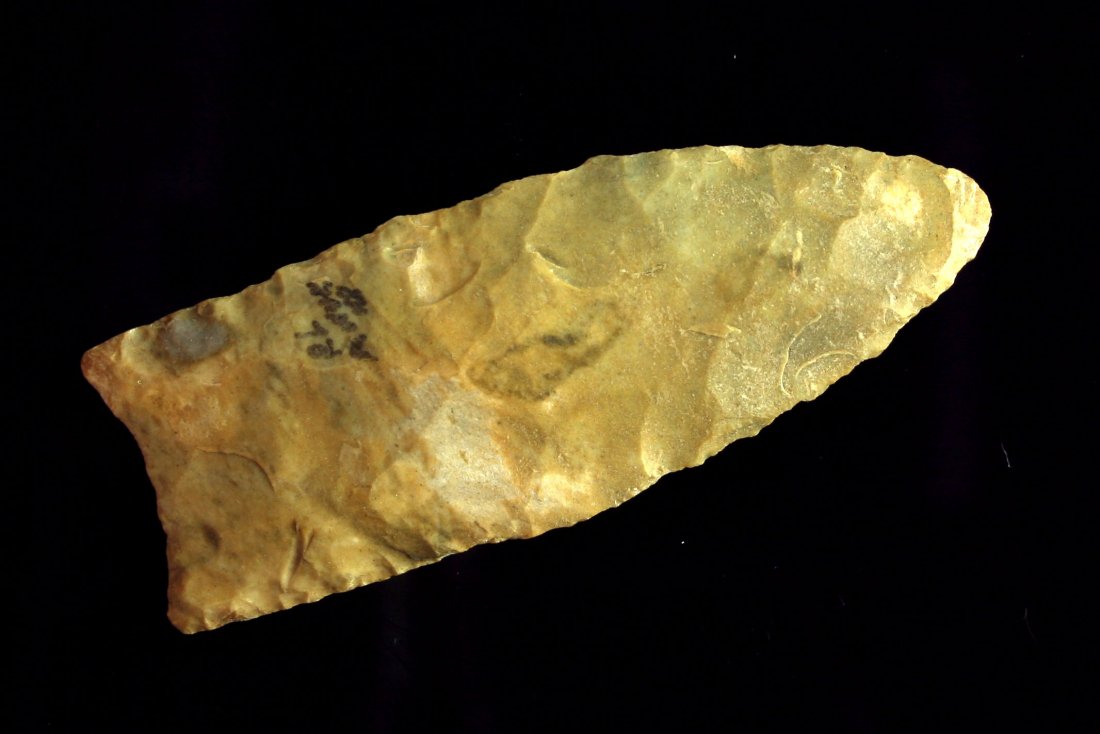 Extra Pretty 2 1/2" Fort Payne Clovis (1 of 2)