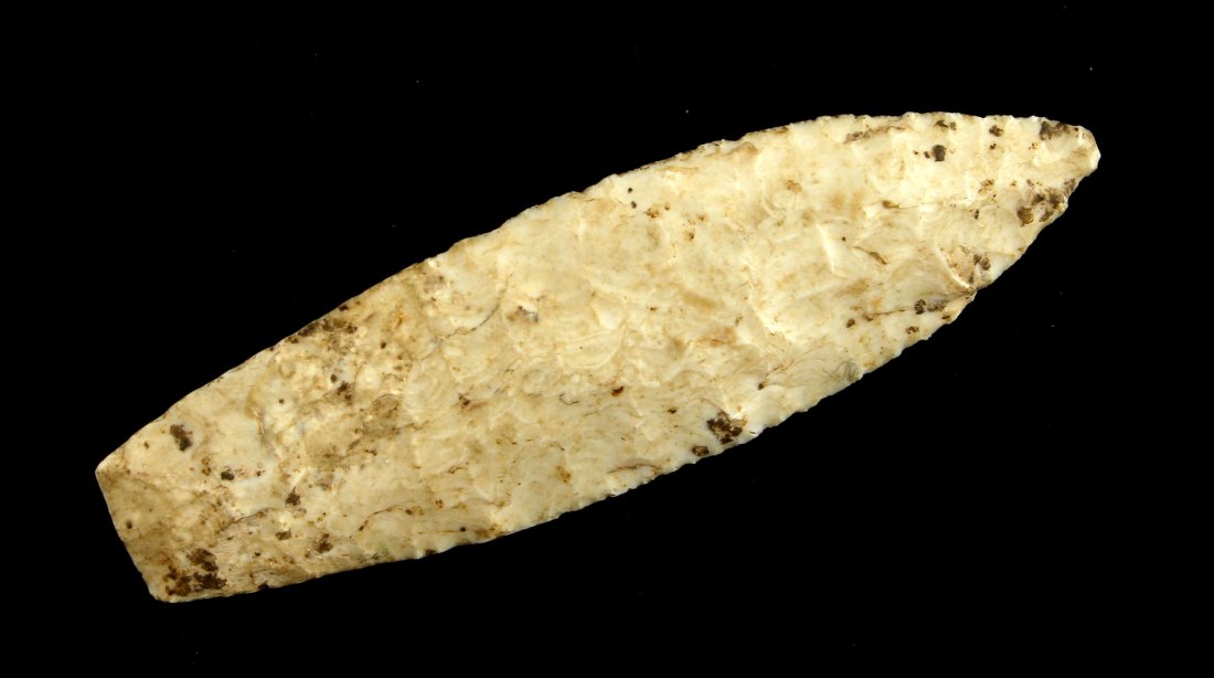 3 9/16" Agate Basin - Bennett COA: Illinois example with Burlington Chert. Bennett COA Finely made classic example with ideal mineralization. Bennett COA