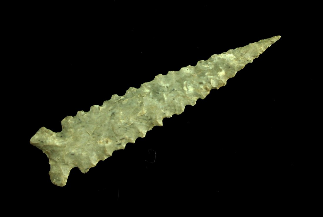 2" Sequoyah: Fantastic Oklahoma example from the Humphries and Nicholas Hadden Collections in a grey mottled Boone or Reed Springs flint. We have seen numerous pieces of this quality come from the Spiro area. Kill