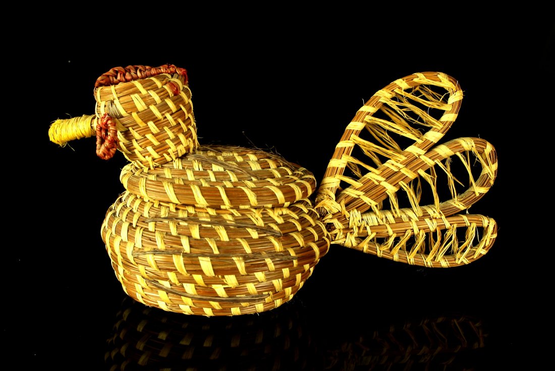 7 3/4" Coushatta Basket in form of a Chicken (1 of 5)