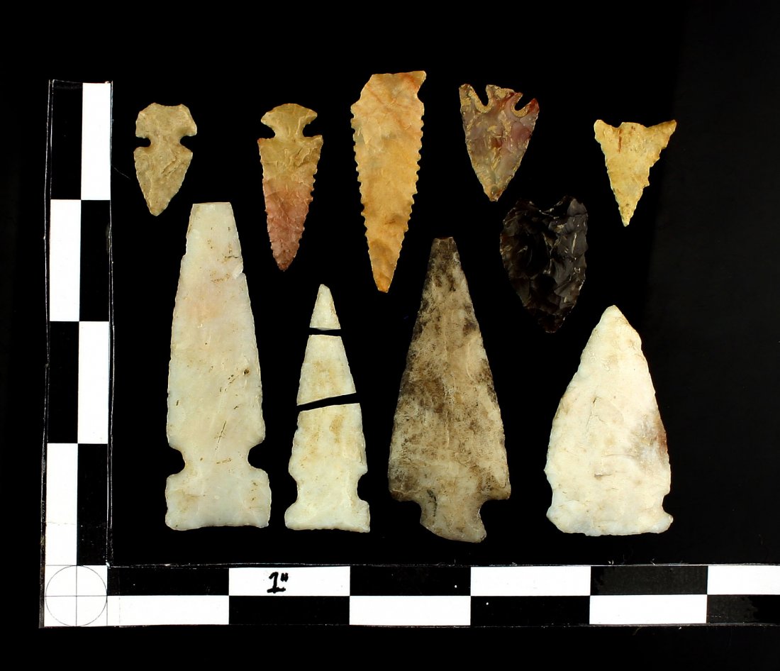 Grab Bag of Approx 10 Arrowheads (1 of 1)
