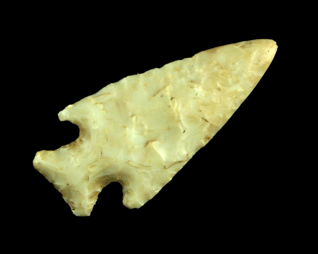 1 1/4" Edwards: Nice cream chert example from North Texas/Oklahoma formerly of the Humphries and Nicholas Hadden Collections.