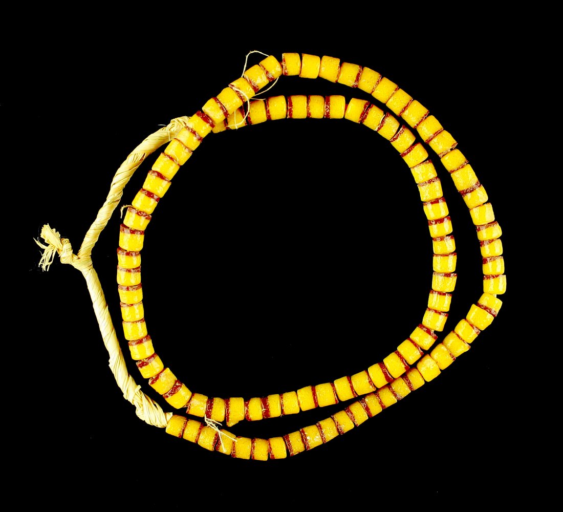 25" Trade Bead Necklace: Nice set of sand cast yellow/brown beads.
