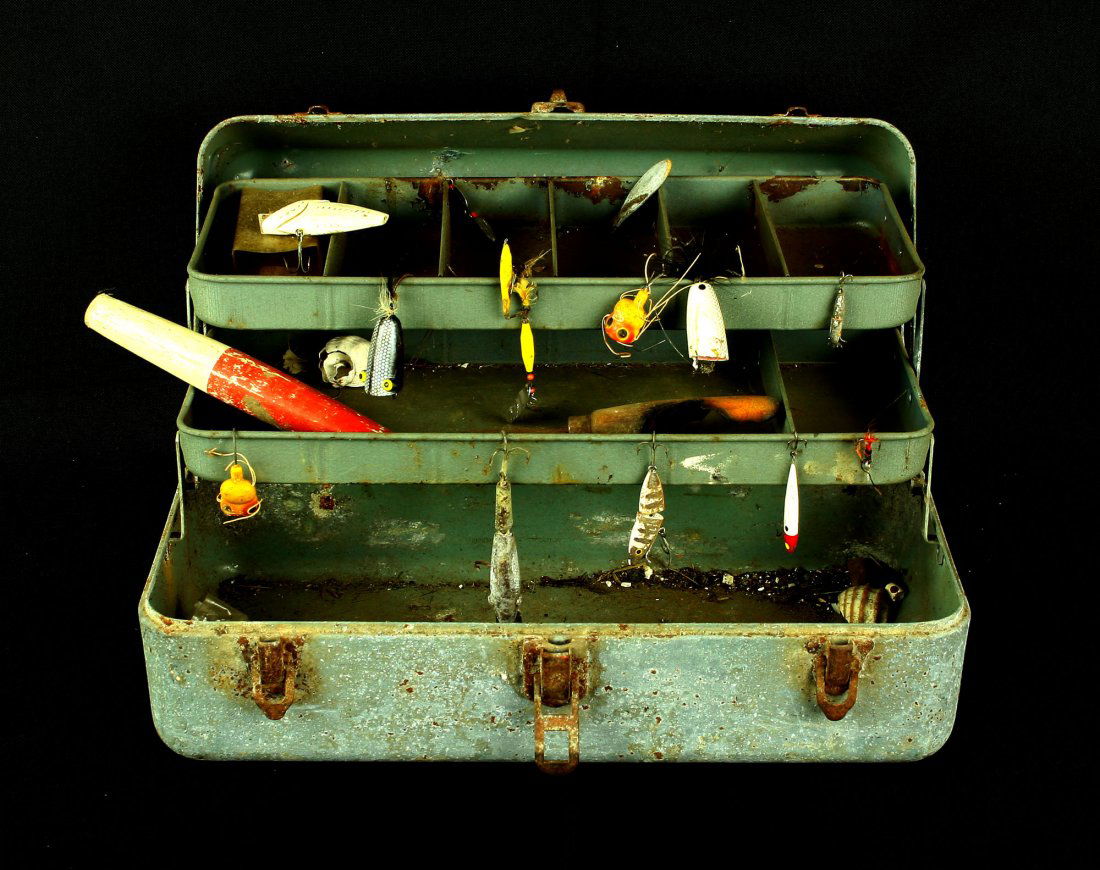 Vintage Galvanized Fishing Tackle Box (1 of 3)
