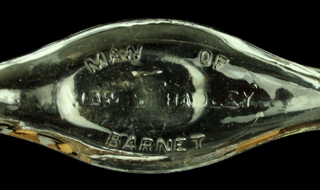 7 3/4" LARGE Maws Hadley Barnet England Baby Nurse: Nice example from the 1930's and collected from Scotland. Bigger than the more common 4oz size, this size holds more like 8 or 10 ounces.