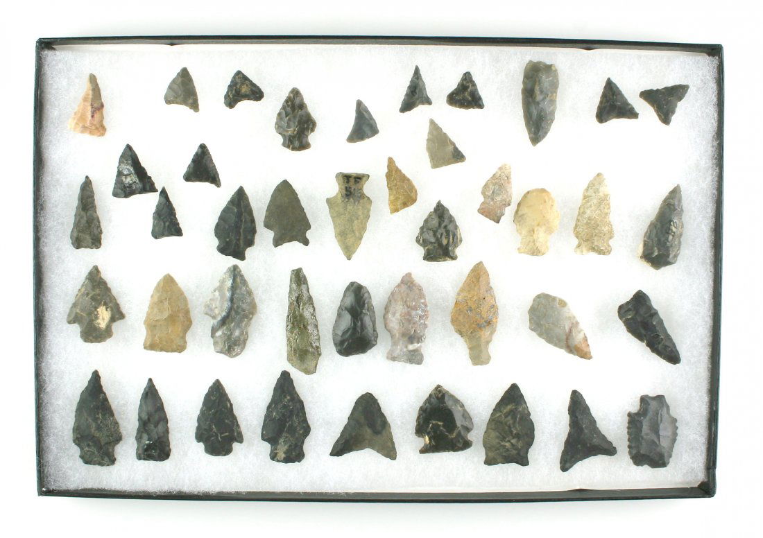 8x12 Display of Approx 42 KY Points: All from the Ken Broughton Collection and largely collected in Carter Co., Kentucky. Carter Cave, Knox, Kanawha Black Cherts represented along with others.