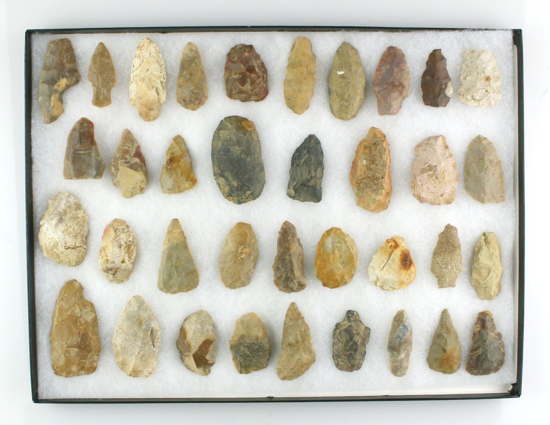 12x18 display of Approx. 36 Ky Blades/Knifes (1 of 1)