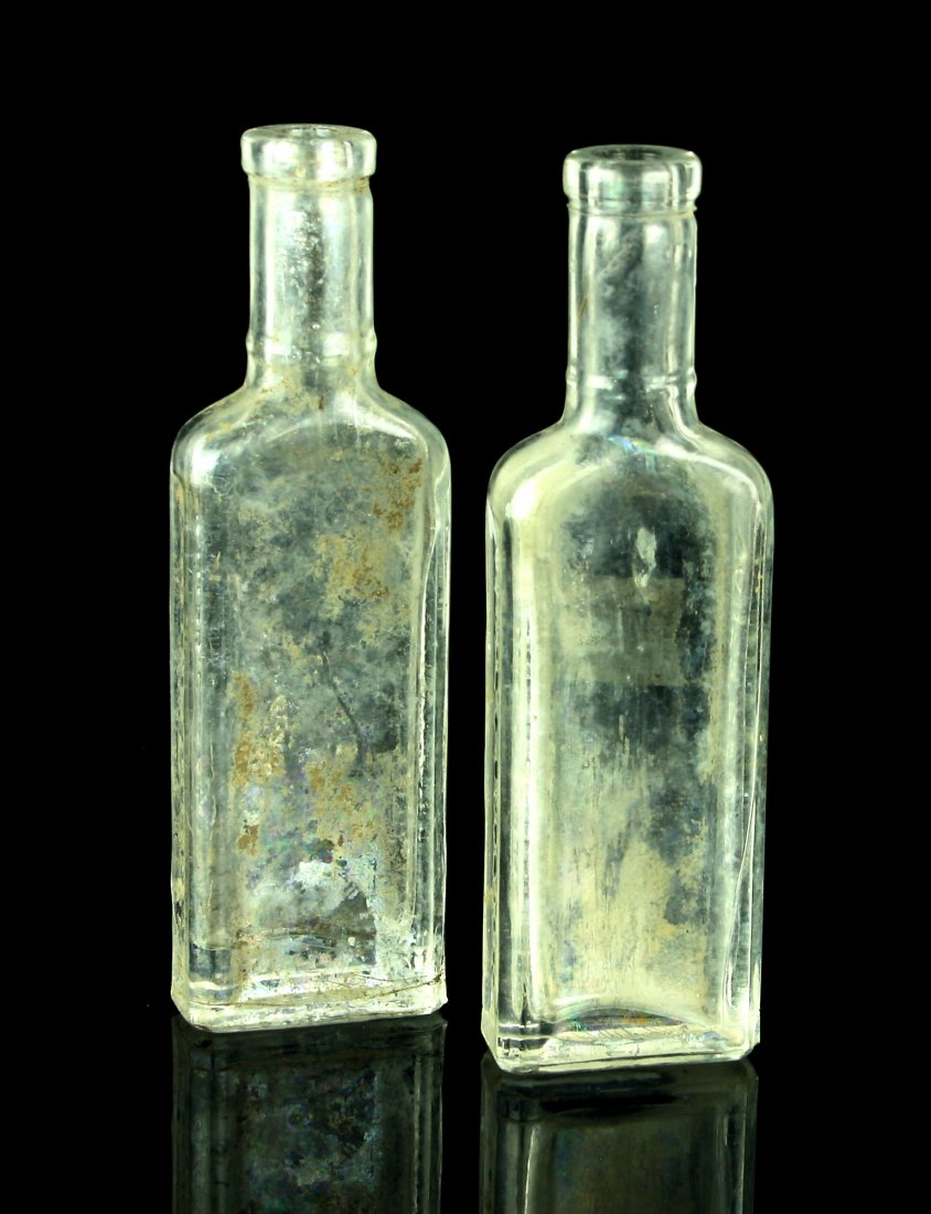 Pair of 1900's 5 1/8" Sauer's Extracts Bottles (1 of 4)