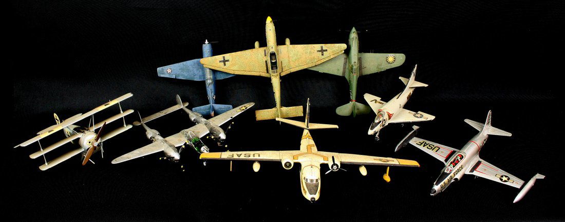 8 Model Warplanes (1 of 1)