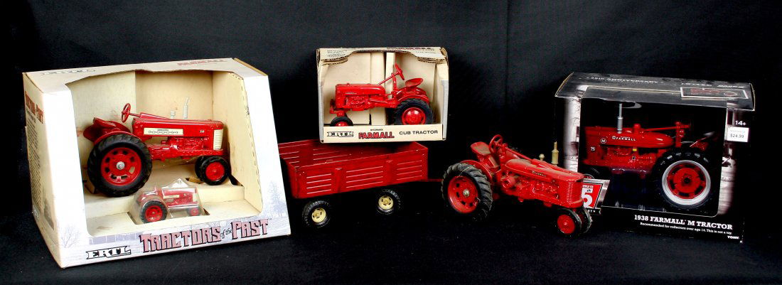 4 Die Cast Ertl Farmall Tractors (1 of 1)