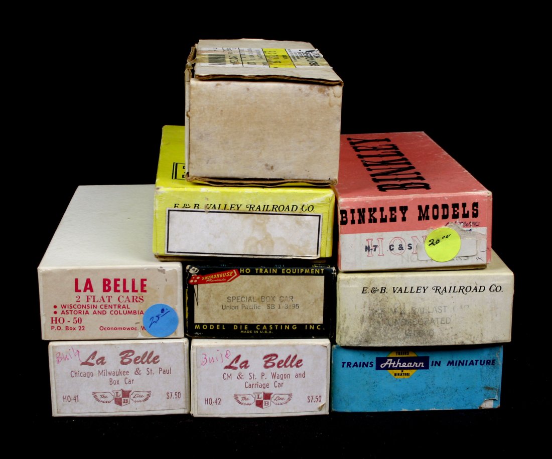 8 Model Train Car Kits (1 of 2)