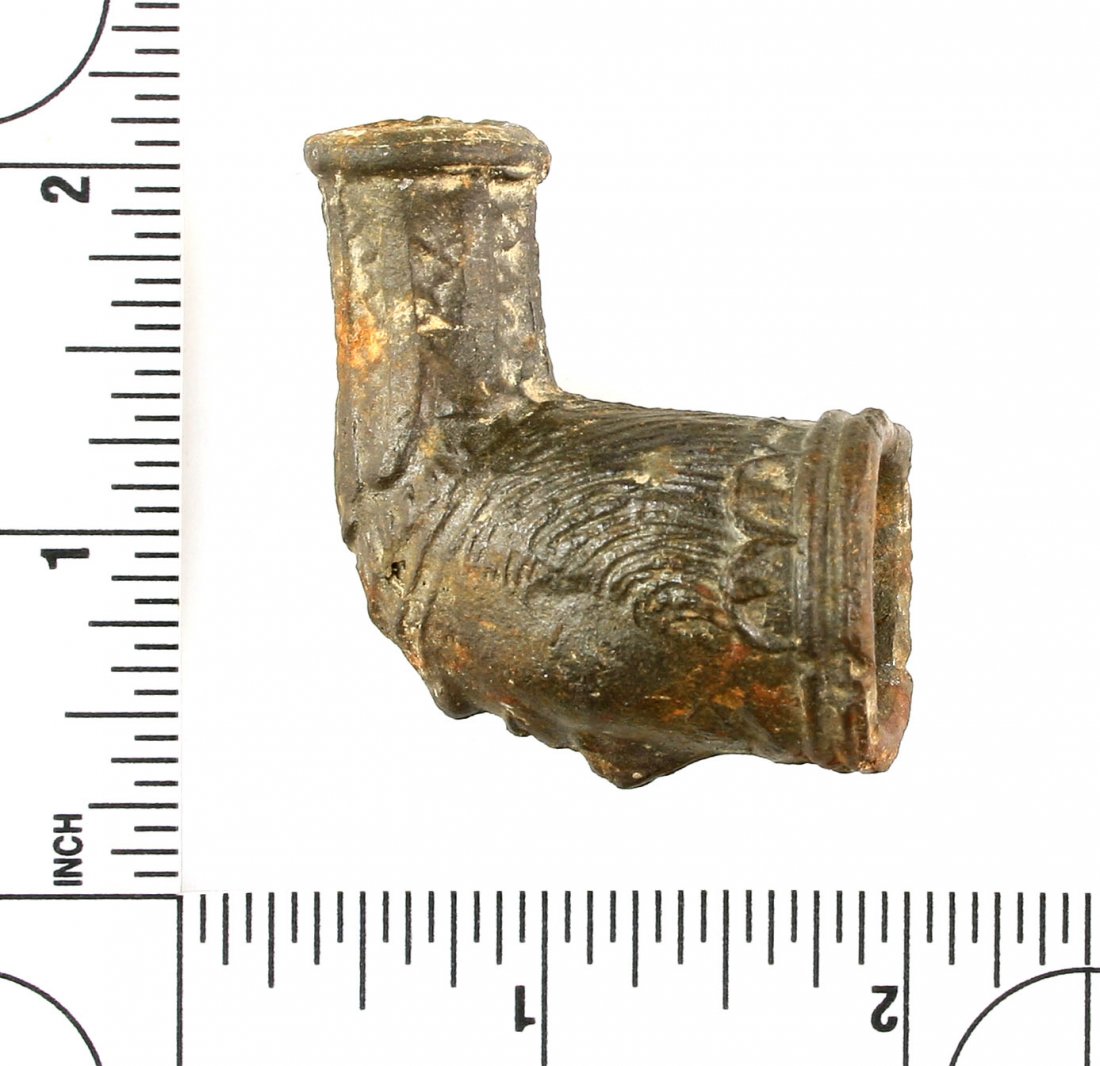 Extra Fine Indian Effigy Historic Era Trade Pipe (1 of 5)