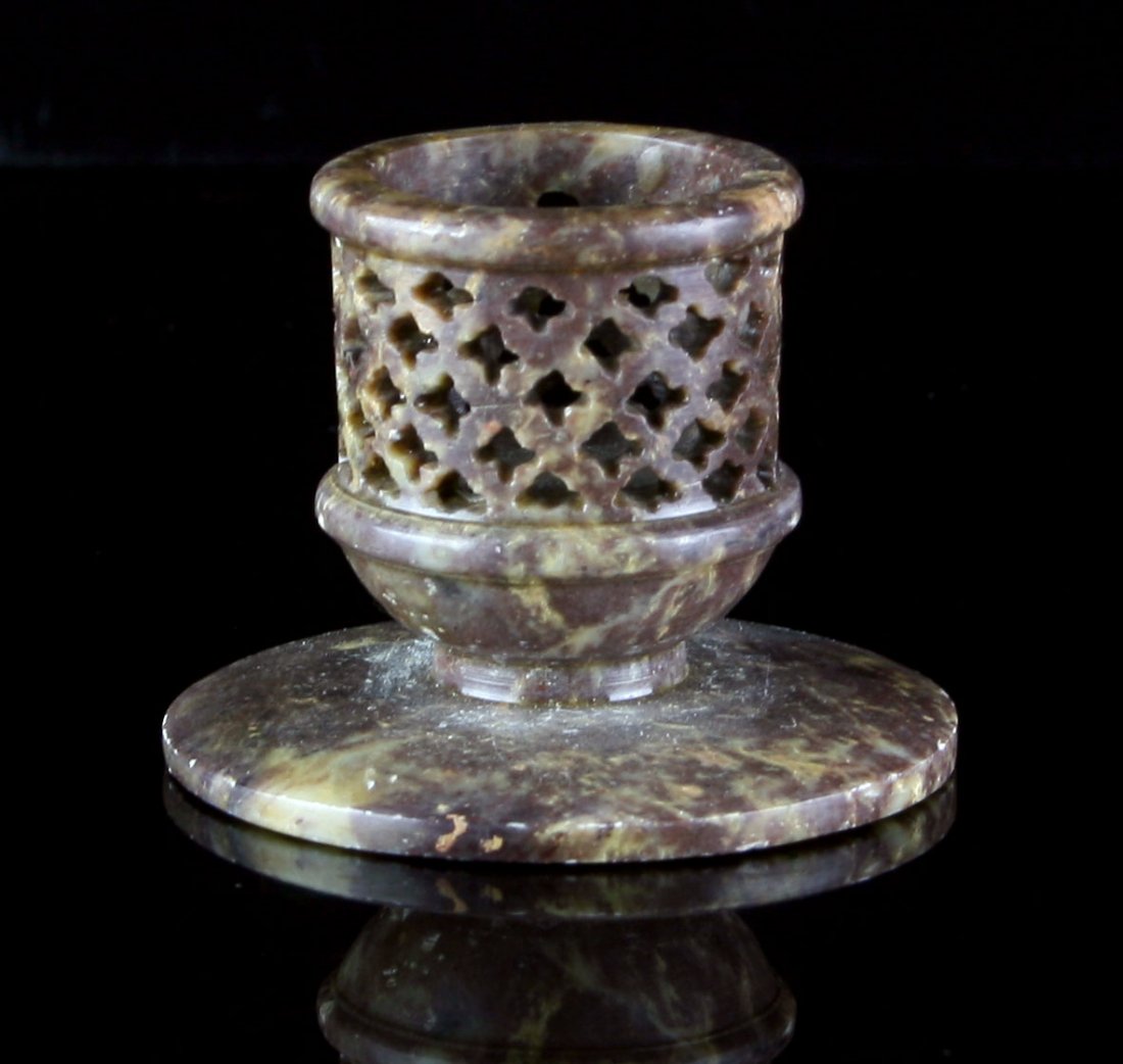 1 9/16" Marble Candle Stand (1 of 3)