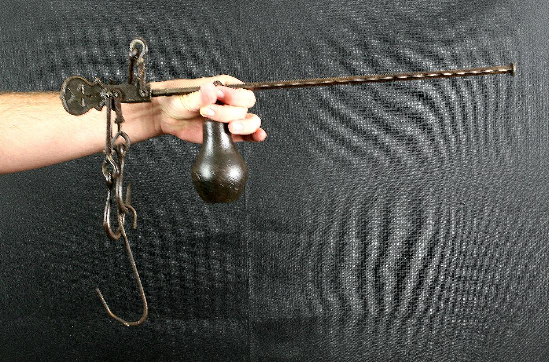 Vintage 24" 5-200lb Balance scale. (1 of 1)