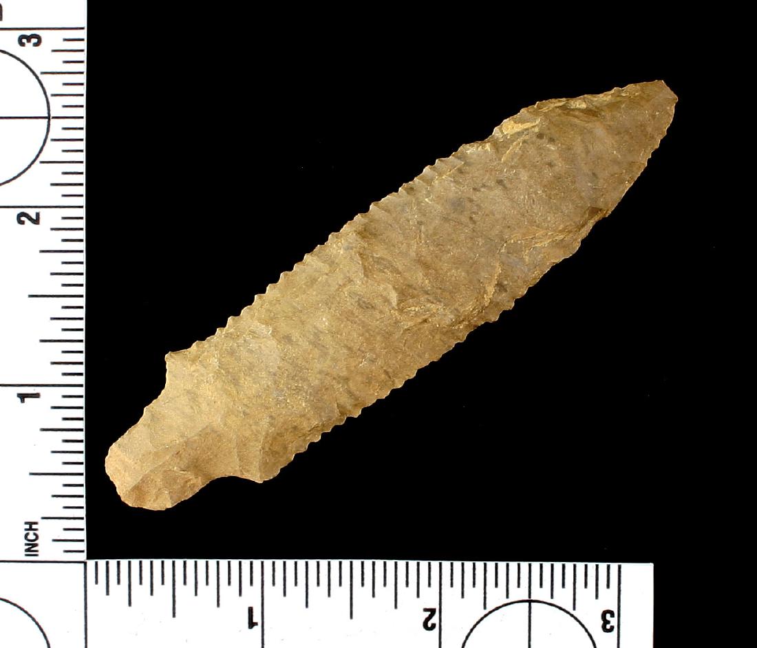3 13/16" Cotaco-Wright: Dover chert example from Central Tennessee. Ex - Griffin Collection.