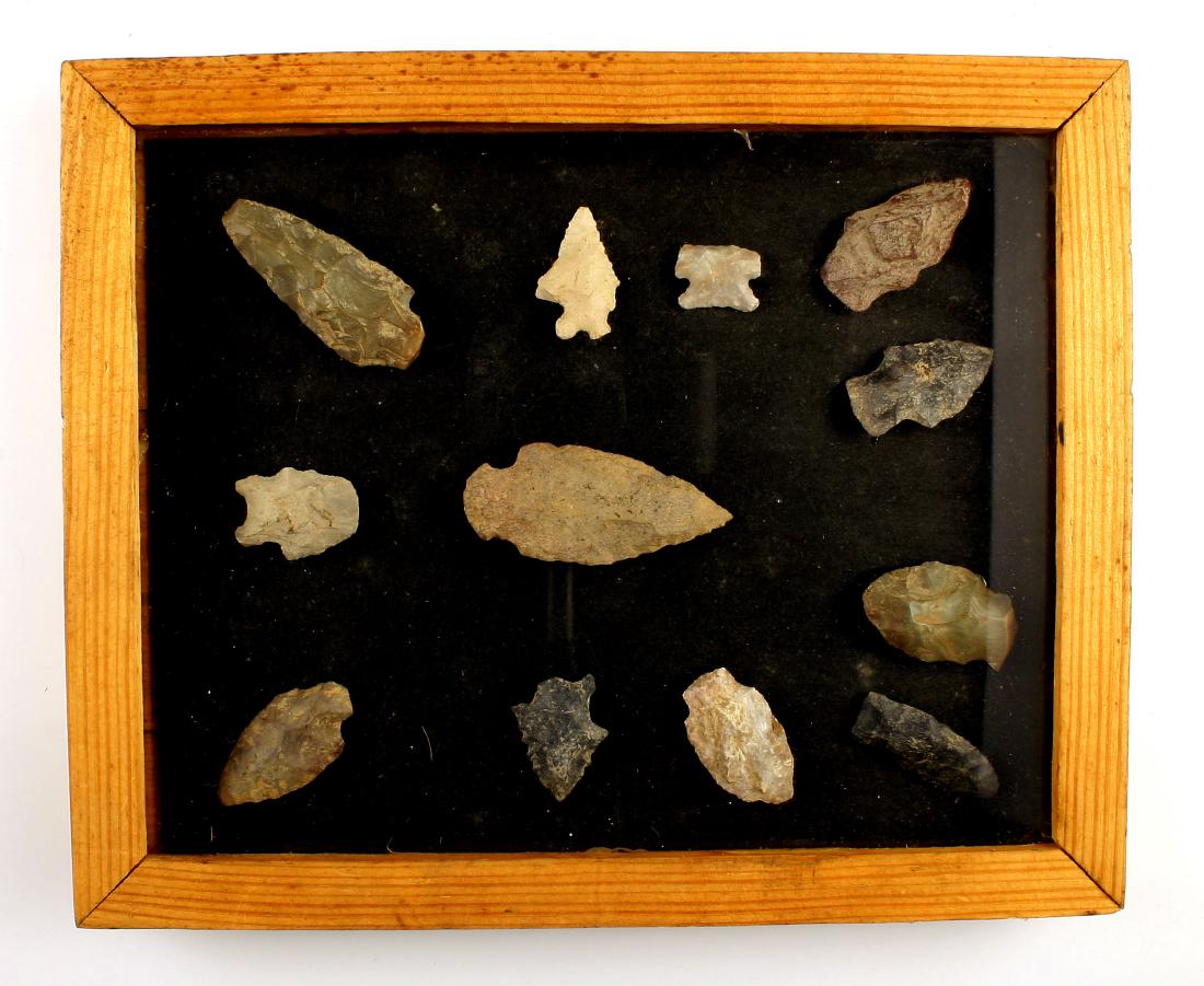12pc Decorative Wooden Display of Arrowheads (1 of 1)