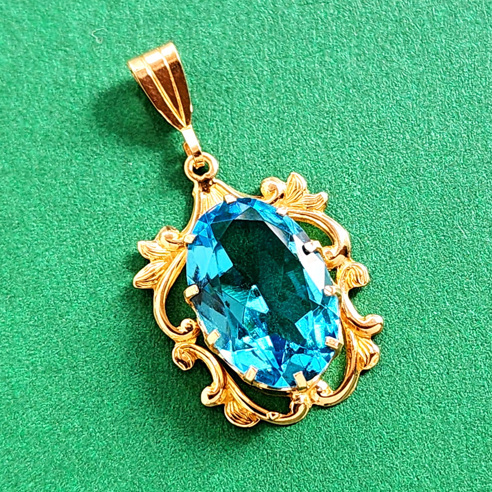 Solid Gold 9K Vivid Topaz Pendant Filigree: XRF verified. 3.42g