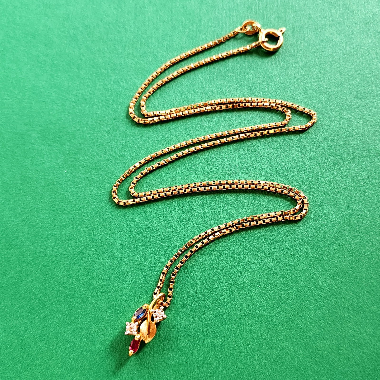 Solid Gold 9K Floral Pendant & Box Chain: Includes both the pendant in 9K solid gold and box chain in 9K solid gold as photographed. VRF verified. Total weight 4.57g