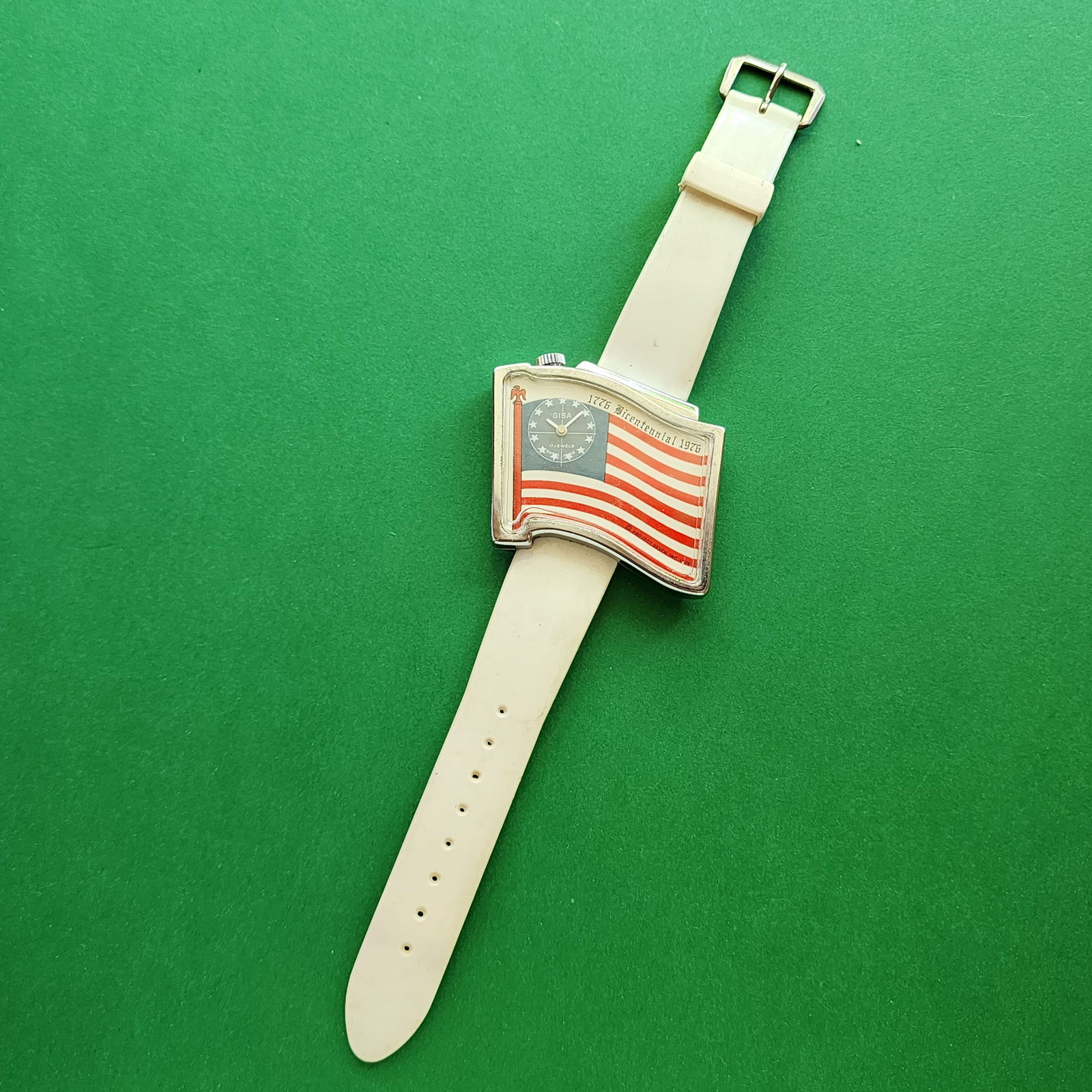 Retro American Flag Bicentennial Watch: Ticking