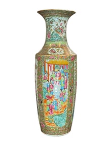 19th Century Qing Dynasty Porcelain Floor Vase