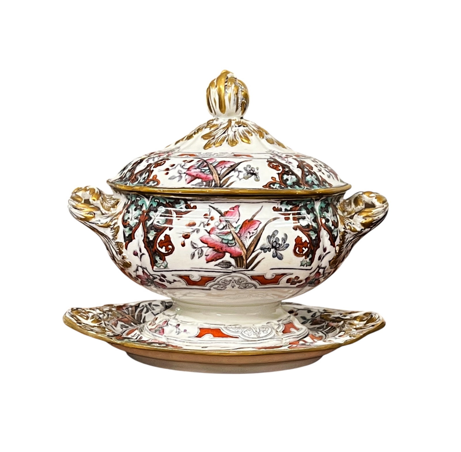 Antique Wedgwood Iris Tureen w/ Underplate: Antique Wedgwood Pearl Ware IRIS Polychrome Tureen and matching underplate. Made in England in 1948 by Wedgwood, in their Pearl line decorated with the Iris pattern. The underside of each piece has th