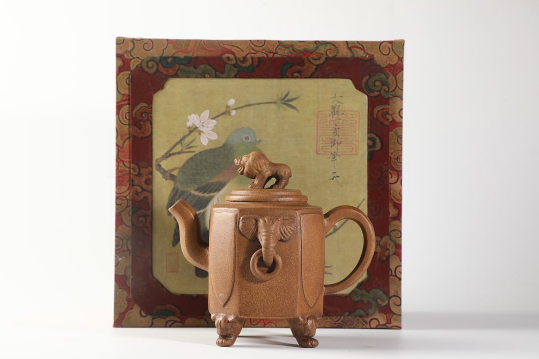 An Exquisite Purple Sands Elephant-Ears and Four-Legs Teapot (1 of 10)