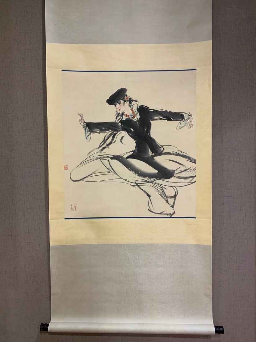 A Chinese Vertical Scroll Ink Painting of Figure on Paper,Huang Zhou: A Chinese Vertical Scroll Ink Painting of Figure on Paper,Huang Zhou,Size:70cmx64cm 一幅中国水墨人物画立轴，黄胄