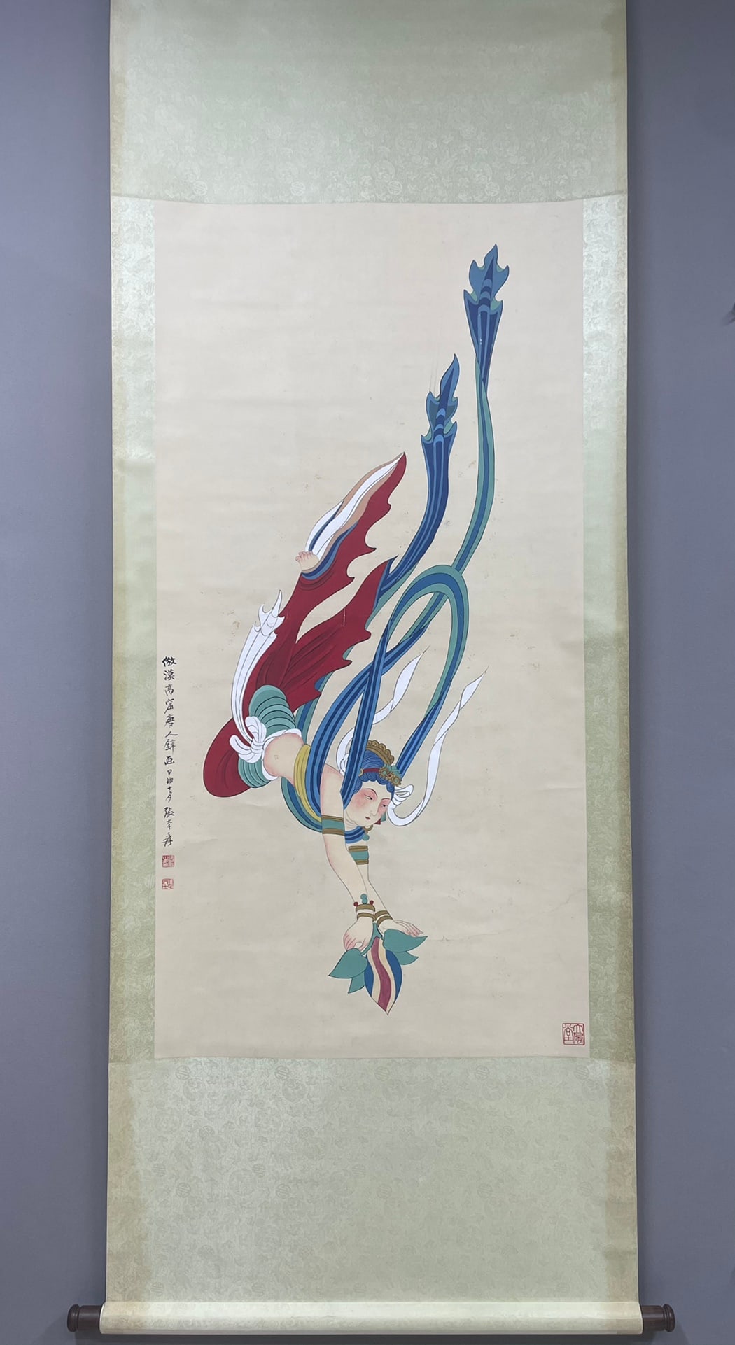 A Chinese Vertical Scroll Ink Painting of Figure on Paper,Zhang Daqian: A Chinese Vertical Scroll Ink Painting of Figure on Paper,Zhang Daqian,Size:130cmx65cm 一幅中国水墨人物画立轴，张大&