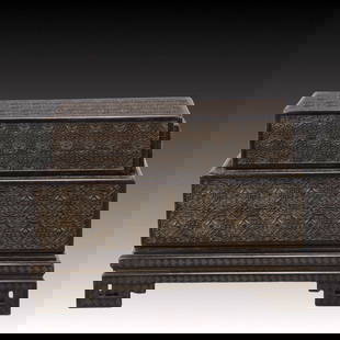A Rare Zitanwood Cover Box: A Rare Zitanwood Cover Box,Qing Dynasty, China,Size:30.5cmx16cmx22.5cm,Weight:2400g &#32043;&#27264;&#26408;&#30422;&#30418;,&#20013;&#22269;&#28165;&#20195;