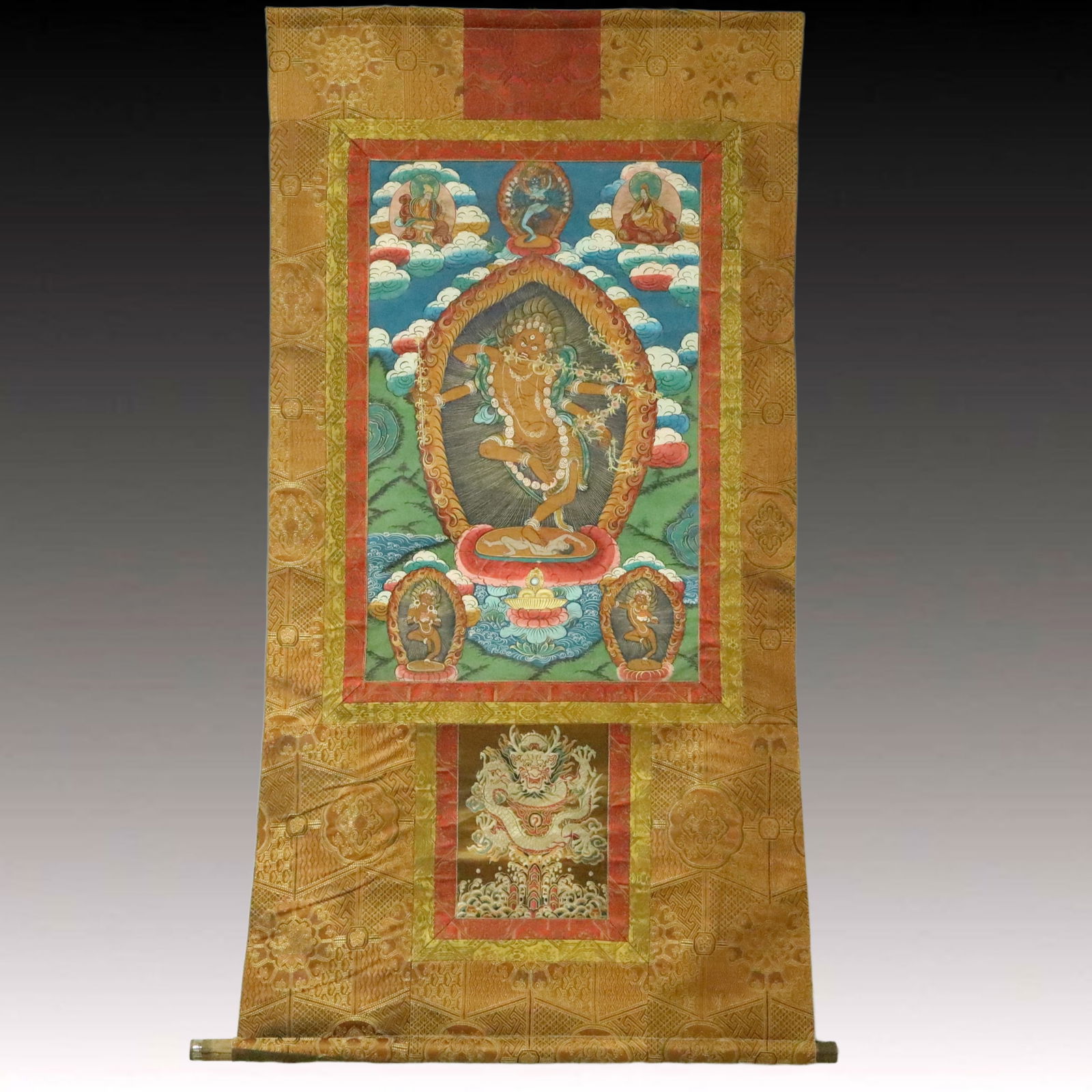 A Rare Brocade Painted Color Statue of Dakini Tangka: A Rare Brocade Painted Color Statue of Dakini Tangka,Qing Dynasty, China,Size:82cmx152cm 织锦彩绘空行母像唐卡,中国清ߣ